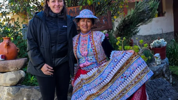 lokalna domacinka Colca kanjon Peru tradicionalna obleka