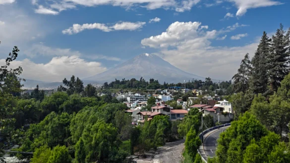 vulkan El Misti nad Arequipo Peru