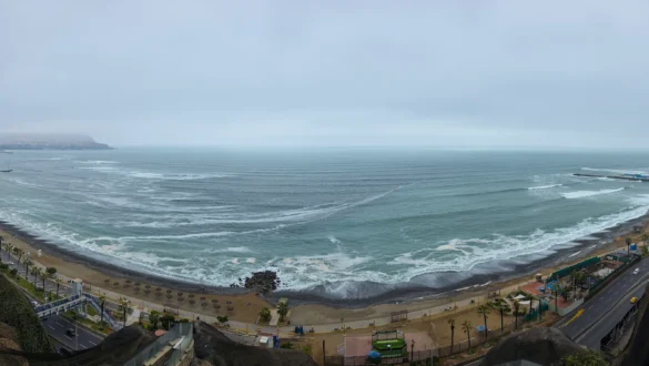 obala Tihega oceana Lima Peru razgled