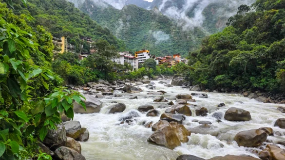 reka Urubamba Aguas Calientes Peru